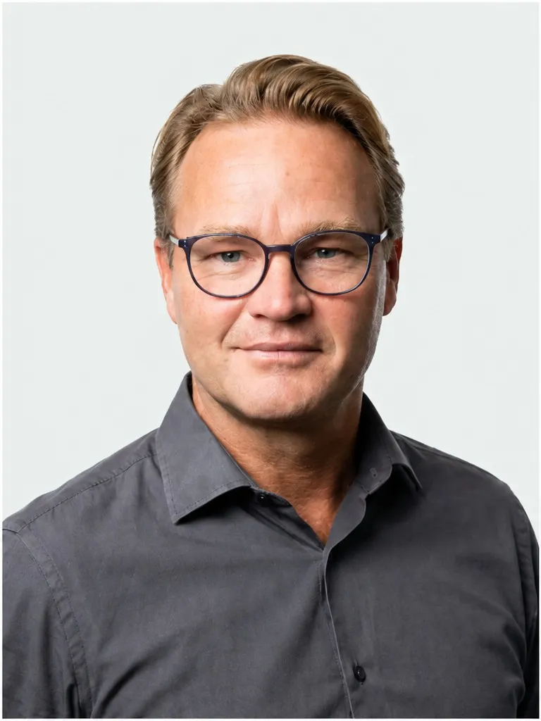 Portrait of Damien Hodge